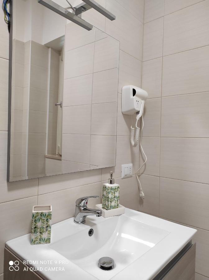 Hotel Bbnapl'Est Napoli Esterno foto